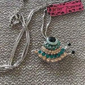 Adorable snail necklace/brooch NWT